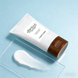 Crema Giorno Naturale alla Centella Asiatica, Schiarente, Riparatrice della Barriera Cutanea e Idratante per Tutti i Tipi di Pelle - Product Image 2