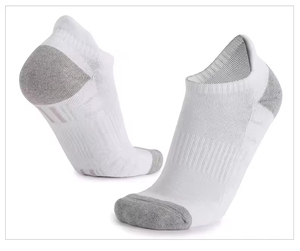 Chaussettes de sport antidérapantes personnalisées, chaussettes de course à séchage rapide de haute qualité, chaussettes antidérapantes pour la course à pied, vente en gros - Product Image 2