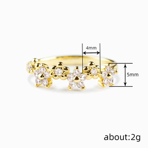 Delicato Anello con Piccoli Fiori per Donne, Gioiello Floreale Dolce per Uso Quotidiano - Product Image 5