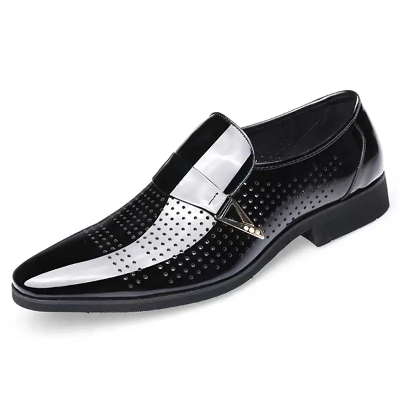 Mocassins pour hommes décontractés en cuir PU à lacets décoration en métal chaussures de marche mocassins pour hommes robe de soirée de mariage chaussures de bureau d'affaires