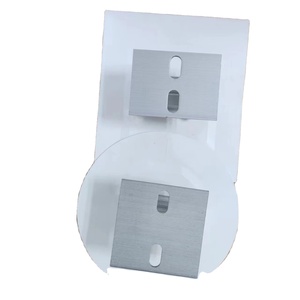 Système de montage de panneaux solaires sur toitures plates en membranes PVC TPO commerciales et industrielles avec attaches en aluminium - Product Image 4