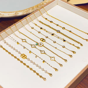 Pulsera de Acero Inoxidable de Gran Venta Versión Coreana en Oro, Versátil y No se Desvanece, Colección Exquisita para Mujer - Product Image 1