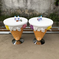 Personnaliser la table et les chaises de crème glacée en fibre de verre/statut de crème glacée en fibre de verre en résine de fibre de verre