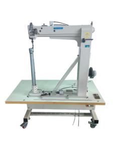 Máquina de coser industrial portátil tipo pilar con espacio de operación de 635 mm, modelo 8703-C3, personalizada para la fabricación de equipaje. - Product Image 1
