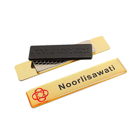 Badges nominatifs rétractables en métal doré avec dos magnétique Épinglette en métal époxy avec impression personnalisée