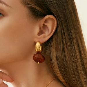 ต่างหูทรงหยดน้ำ ชุบทอง 18k ประดับลูกเรซิ่น สำหรับงานปาร์ตี้ เครื่องประดับแฟชั่น - Product Image 1