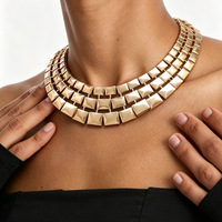 Collier ras du cou géométrique superposé doré pour femme, collier épais en alliage, bijoux de mode en gros