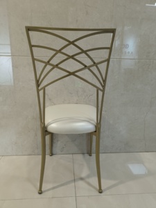 Vente en gros d'hôtel de chaises bon marché à dossier croisé dorées chaises d'événement empilables en métal <span class=keywords><strong>chaise</strong></span> de banquet de mariage avec coussin à louer - Product Image 5