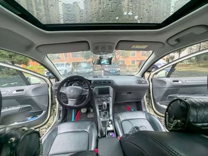 Citroën <span class=keywords><strong>C4</strong></span> Sega 1.6L d'occasion 2018, berline de luxe confortable pour la famille et les trajets quotidiens sur les marchés asiatiques et africains - Product Image 3