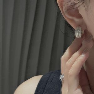 Pendientes Colgantes de Plata de Ley S925 con Diseño de Estrella de Cuatro Puntas Estilo Antiguo, Diseño de Nicho, Accesorios de Oreja Vintage Simples con Acabado Cepillado - Product Image 2