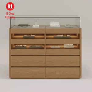 Vitrines professionnelles pour bijoux en verre - Types îlot et sur pied - Solutions personnalisées pour un article unique et la conception complète d'un magasin - Product Image 2