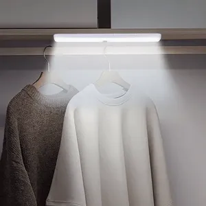 Luce LED regolabile per armadi 1.5W 6500K, alimentata da 3*AA, ideale per illuminazione interna e organizzazione degli spazi. - Product Image 2