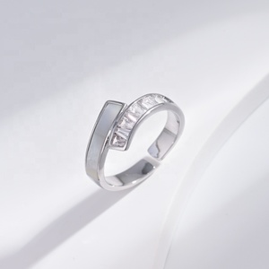 แหวนเงินแท้ 925 รูปหัวใจประดับเพชรซิคอน ดีไซน์โคลเวอร์ แหวนหมั้นหรูหรา แหวนซ้อนกันได้สำหรับผู้หญิง ปรับขนาดได้ ราคาโรงงาน - Product Image 3