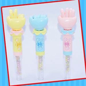 2023 productos más vendidos juguete de puño barato con caramelo juguete de caramelo pequeño para Fids - Product Image 2