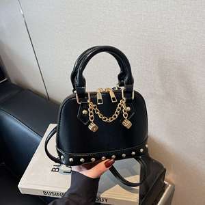 Sac à bandoulière haut de gamme pour femmes, sac à main tendance pour femmes, couleur unie avec rivets - Product Image 5