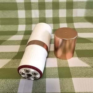 80ml & 120ml Bouteille de massage en acier inoxydable Tube à bille à six billes pour <span class=keywords><strong>lotion</strong></span> pour le corps Huile de soin de la peau Emballage cosmétique en plastique - Product Image 3