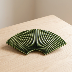 Assiette à sushi en céramique en forme d'éventail, tapis et sous-plats irréguliers, design bohème, faits à la main, durables, lavables, décoration de table - Product Image 1