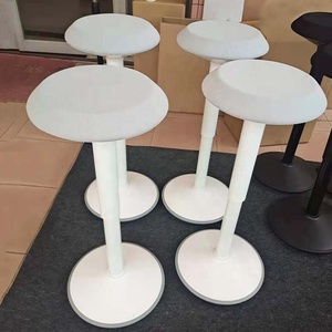 Tabouret à bascule ergonomique moderne pour bureau à domicile Tabouret en tissu blanc noir avec réglage de la hauteur Chaise de bureau assise debout et oscillante - Product Image 3