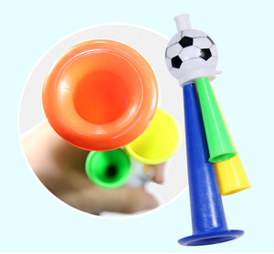 <span class=keywords><strong>Trompeta</strong></span> <span class=keywords><strong>de</strong></span> Tres Cornetas para Animar en Partidos <span class=keywords><strong>de</strong></span> Fútbol, Tamaño Grande, con Balón <span class=keywords><strong>de</strong></span> Fútbol, <span class=keywords><strong>Precio</strong></span> <span class=keywords><strong>de</strong></span> Fábrica en China 2026 - Product Image 4