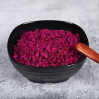 Groothandel Gedroogde Rode Drakenvruchtblokjes Natuurlijk Zoet Smaakmakende Pitaya Snacks Bulk Gedroogd Fruit