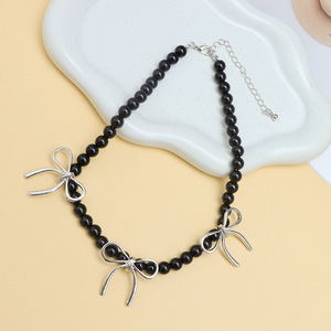 Collar de Metal Estilo Coreano con Lazo, Gargantilla con Imitación de Perlas en Blanco y Negro, Joyería para Fiesta, Diseño Dulce y Moderno con Temática de Ballet - Product Image 3