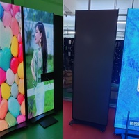 LED-Videowand-Bildschirm P2.5 für Innenräume 16:9 800cd Vollfarbig CMS SDK für Einzelhandelsgeschäfte Werbung Ausstellungshallen