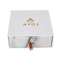 Boîte à bijoux avec tiroir en papier blanc et logo personnalisé paquet de bijoux