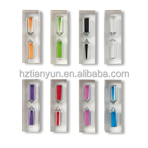 Minuteur en sable acrylique transparent de 1 minute et 5 minutes pour les jeux, la salle de classe et les enfants - Product Image 5