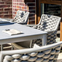 Tables et chaises d'extérieur en corde tressée pour villas, jardins, cours, balcons, tables basses, terrasses d'hôtels et mobilier de loisirs