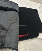 Housse de tableau de bord de voiture Luerman anti-UV de luxe, broderie de protection et de décoration pour Mitsubishi Mirage (adaptation universelle)