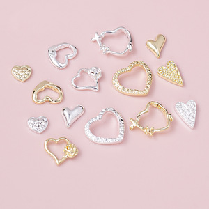 美甲沙龙美丽精致闪亮情人节多金银空心心形美甲配件 - Product Image 2