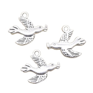 Dijes de <span class=keywords><strong>Paloma</strong></span> de la Paz, <span class=keywords><strong>Golondrina</strong></span>, 21x19mm, Color Plata Antigua, Colgantes para Hacer Joyería Tibetana Hecha a Mano - Product Image 1