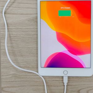 Câble de <span class=keywords><strong>charge</strong></span> 1m <span class=keywords><strong>iPhone</strong></span> 5-14 <span class=keywords><strong>Charge</strong></span> Transfert de données durable A vers L <span class=keywords><strong>Compatible</strong></span> avec <span class=keywords><strong>iPhone</strong></span> iPad - Product Image 5