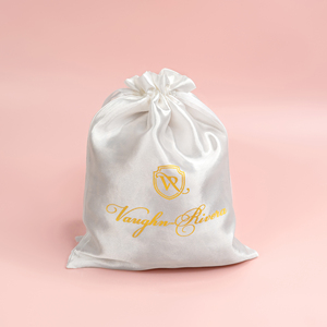 ถุงผ้าซาตินหรูหราคุณภาพสูงแบบมีเชือกผูก สำหรับใส่รองเท้า กระเป๋าถือ ของใช้เกี่ยวกับผม บรรจุภัณฑ์  พร้อมสกรีนโลโก้ ถุงเก็บวิกผม ถุงผ้าไหม - Product Image 2
