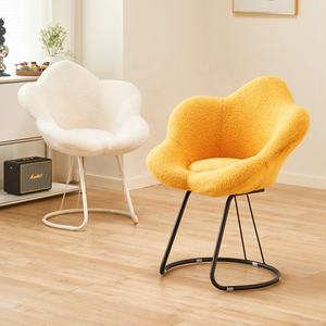 Silla de Manicura y Maquillaje de Estilo Popular para Salón de Belleza o Dormitorio de <span class=keywords><strong>Niñas</strong></span>, Respaldo de Sherpa Cómodo, Giratoria, Duradera y Moderna - Product Image 6