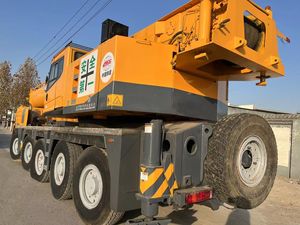 Grue de chantier motorisée de bonne qualité, capacité de levage de 130 tonnes - Product Image 3