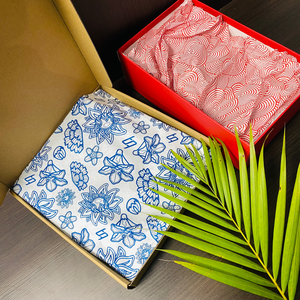 กระดาษห่อศิลปะสีขาวและดำแบบปรับแต่งได้กระดาษด้านในเคลือบลายรองเท้าและเสื้อผ้าที่เรามีให้ - Product Image 4