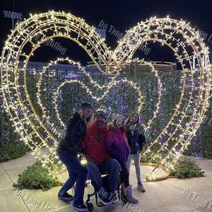 Installation de grandes installations lumineuses en forme de cœur pour les expositions emblématiques, les événements de Noël, les festivals de la Saint-Valentin et les zones de célébration publiques - Product Image 2