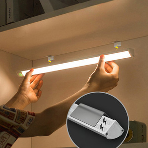 Tam giác hình dạng USB có thể sạc lại từ Led cảm biến chuyển động dưới ánh sáng nội các - Product Image 1