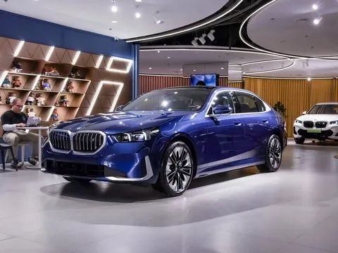 2024 BMW i5 EDrive 35L Deluxe Conjunto de 567 km Bateria de lítio ternária veículos automotivos baratos carros usados ev
