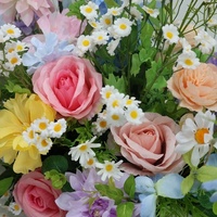 Décoration florale artificielle personnalisée en rangée de roses, pivoines et delphiniums pour scène de mariage, allée, toile de fond et centre de table