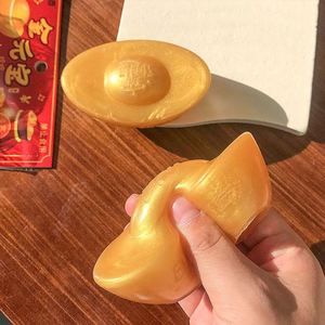 Jouets anti-stress personnalisés en TPR, simulation lingot d'or, jouets à presser faits à la main pour soulager le stress - Product Image 3