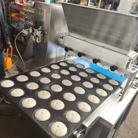 Machine de production de cupcakes pour boulangerie commerciale, ligne de production de gâteaux avec injection de chocolat et remplissage, pour ingrédients à base d'eau