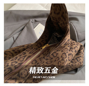 Borsa Vintage in Finta Pelle Scamosciata con Logo Personalizzato per Donna, Stampa Leopardata, Grande Capacità, Tracolla Versatile, Borsa a Spalla - Product Image 2