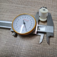 Rail de rideau motorisé intelligent pour la maison moderne Dernier modèle Poulie de coureur incurvée Plastique Matériau en acier Accessoires de rideau motorisés