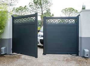 Puertas de <span class=keywords><strong>hierro</strong></span> de doble puerta Puerta de valla de privacidad al aire libre Puerta de <span class=keywords><strong>madera</strong></span> combinada <span class=keywords><strong>con</strong></span> valla de aluminio Puerta de jardín Puerta de cercado automática - Product Image 2