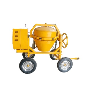 Bétonnière mobile jaune avec moteur diesel, design compact, quatre roues, bétonnière mobile pour ciment et mortier - Product Image 1