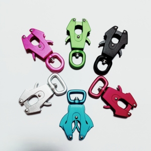 16Mm Gratis Monster Huisdieraccessoires Tactische Hondenriem Draaibare Karabijnhaak Multifunctionele Luchtvaart Aluminium Clip Kikker Gesp Mijnbouw - Product Image 5