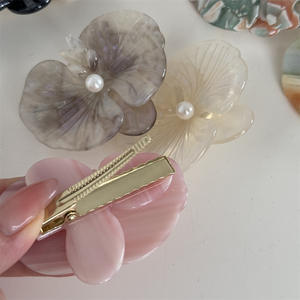 กิ๊บติดผมดอกกล้วยไม้คุณภาพสูง 6 ซม. อะซิเตทประดับมุกหวานๆ สำหรับผู้หญิง - Product Image 3