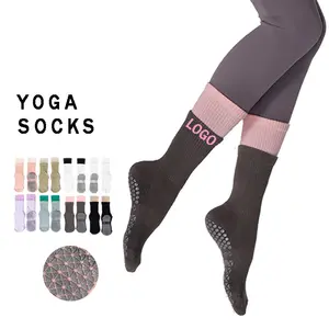 Nouveau intérieur professionnel anti-dérapant femmes coton logo personnalisé yoga éponge équipage poignée pilates chaussettes